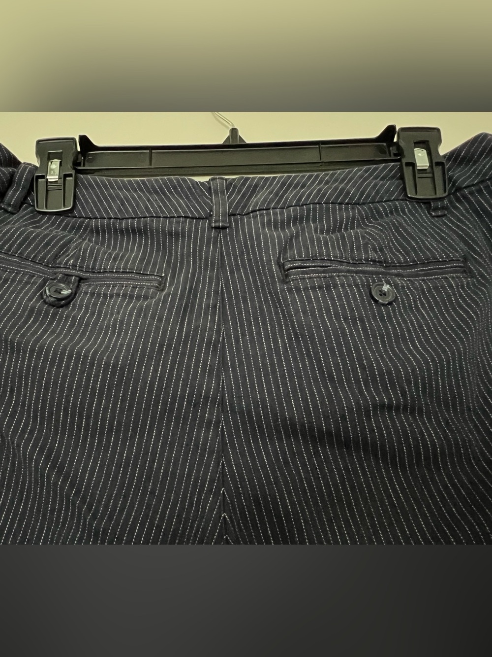 Women’s St. John’s Bay Size 10 Dark Navy Pinstripe Cotton Shorts - Picture 4 of 7